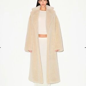 SKIMS Oversized Champagne Faux Fur Long Coat NWT (Size XXS/XS)